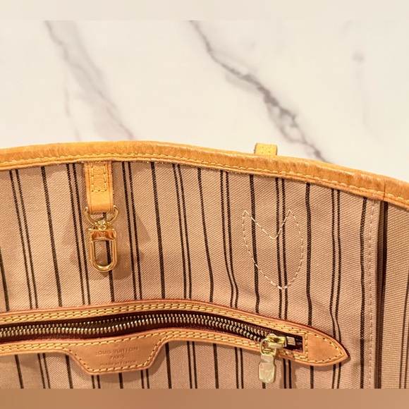 Louis Vuitton Neverfull Mm - Picture 16 of 16
